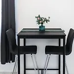Stylish Modern Studio Near Train Station