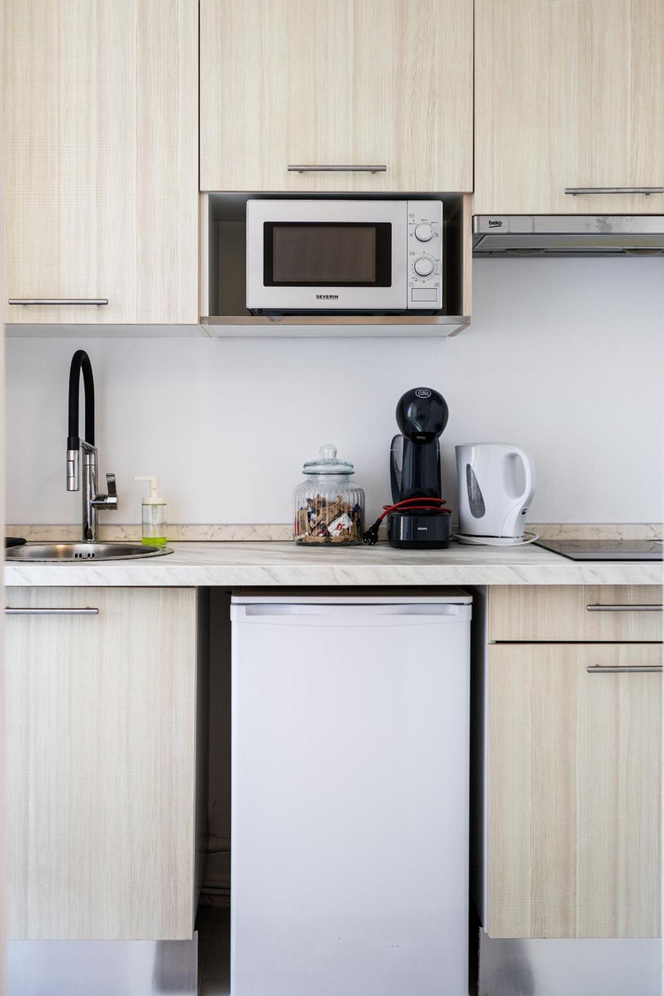 Stylish Modern Near Train Station Appartamento *